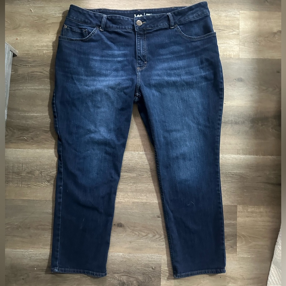 WOMAN 22W P LEE REGULAR FIT MID RISE STRAIGHT LEG JEANS